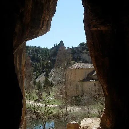 Fuente Del Pino Canon De Rio Lobos Séjour à la campagne