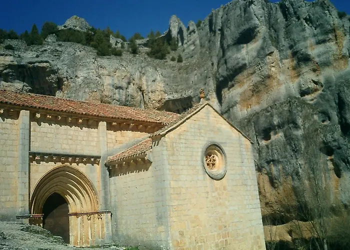 Fuente Del Pino Canon De Rio Lobos * San Leonardo de Yagüe