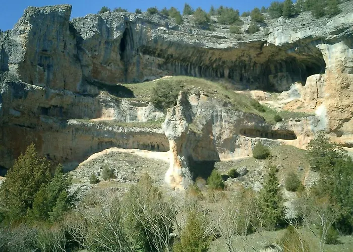 Fuente Del Pino Canon De Rio Lobos *