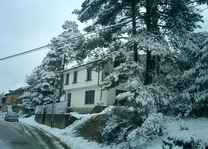 Fuente Del Pino Canon De Rio Lobos