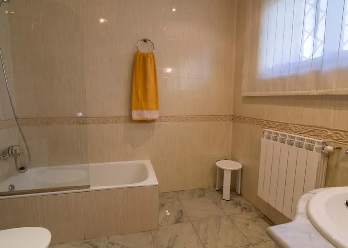 Fuente Del Pino Canon De Rio Lobos