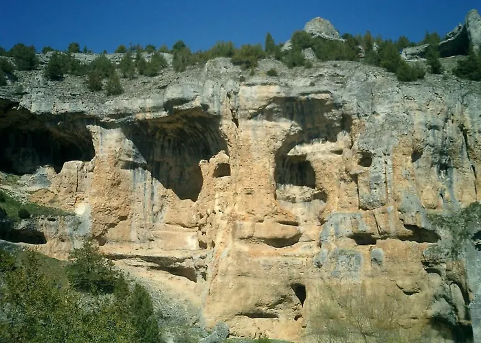 Fuente Del Pino Canon De Rio Lobos * San Leonardo de Yagüe